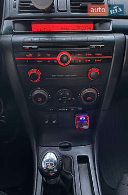 Седан Mazda 3 2003 в 