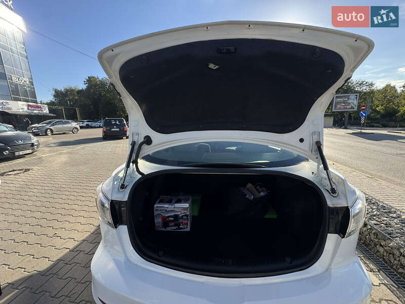 Седан Mazda 3 2012 в Чернівцях фото 7 Седан Mazda 3 2012 в Чернівцях