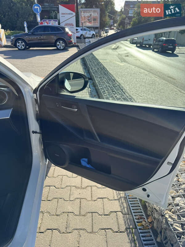 Седан Mazda 3 2012 в Чернівцях фото 14 Седан Mazda 3 2012 в Чернівцях