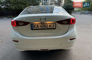 Седан Mazda 3 2014 в 