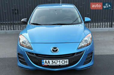 Хэтчбек Mazda 3 2010 в 