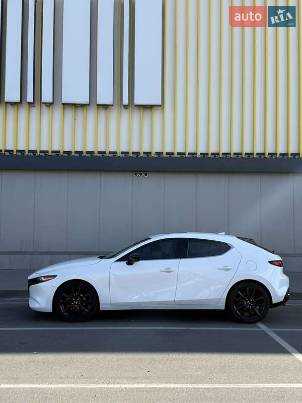 Хэтчбек Mazda 3 2021 в Киеве