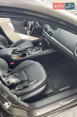 Седан Mazda 3 2014 в 