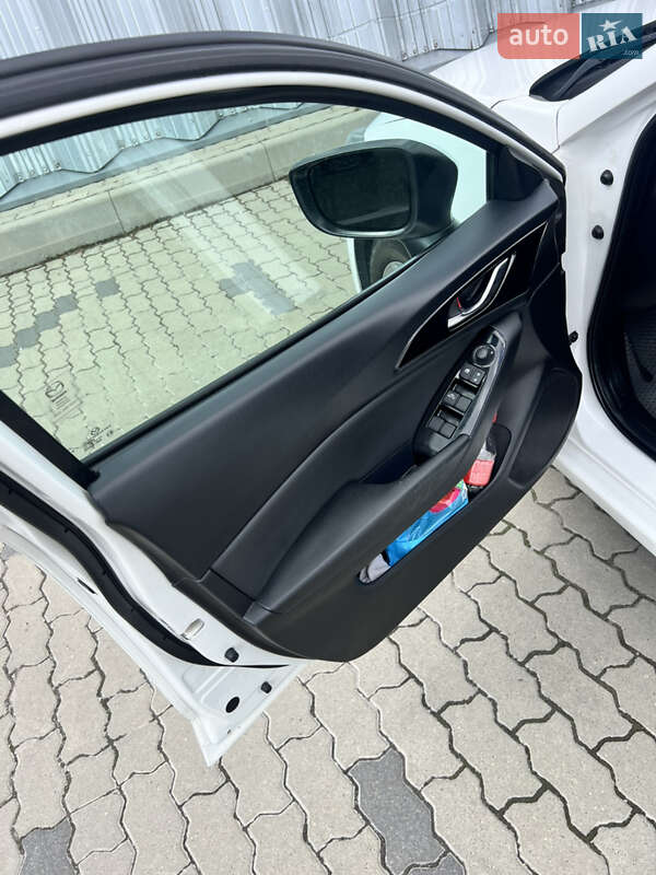 Хэтчбек Mazda 3 2017 в Львове