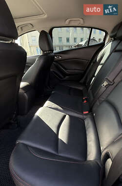 Хэтчбек Mazda 3 2015 в 