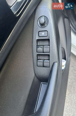 Седан Mazda 3 2013 в 