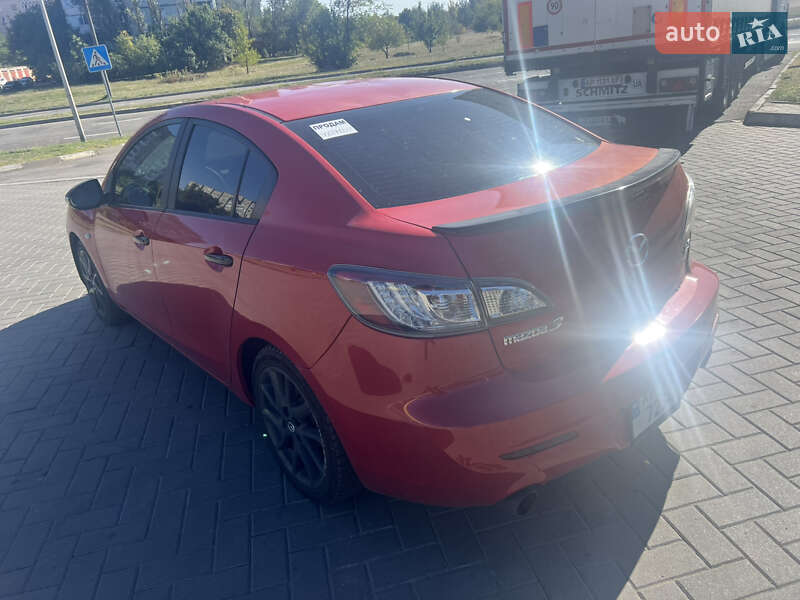 Седан Mazda 3 2011 в Запорожье