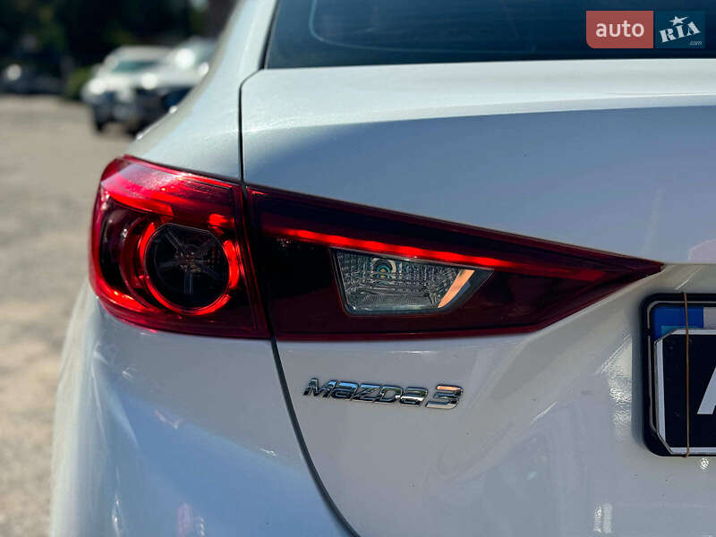 Седан Mazda 3 2014 в Виннице