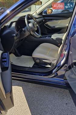 Седан Mazda 3 2019 в Дніпрі