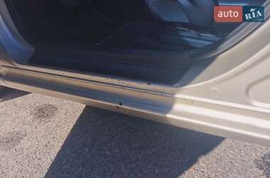 Седан Mazda 3 2005 в 
