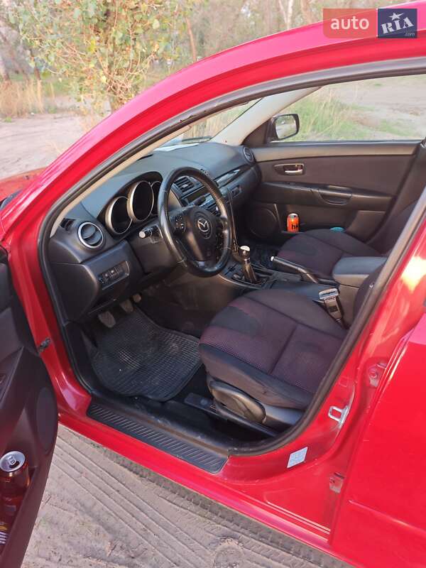 Седан Mazda 3 2005 в Днепре