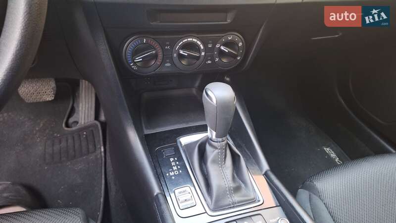 Седан Mazda 3 2016 в Днепре