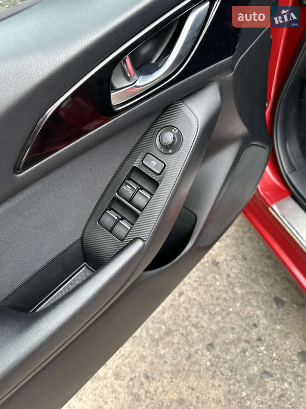 Седан Mazda 3 2014 в Киеве