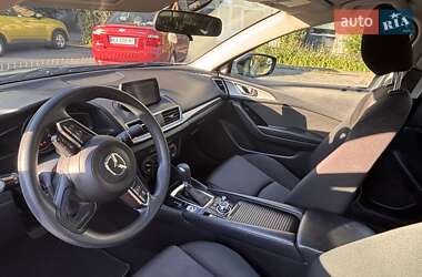 Седан Mazda 3 2016 в 