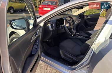 Седан Mazda 3 2016 в Киеве