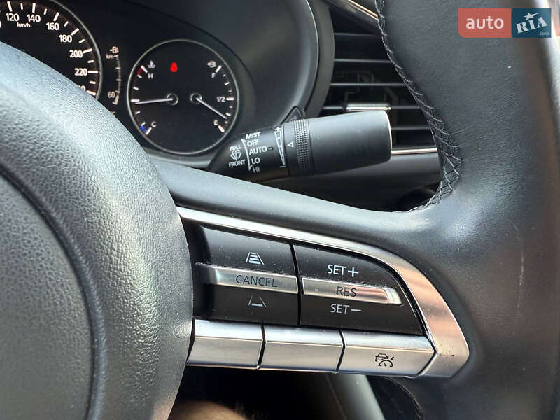 Седан Mazda 3 2019 в Львове