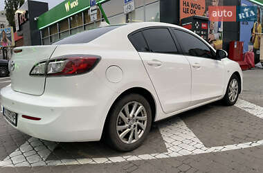 Седан Mazda 3 2011 в 