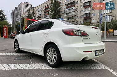 Седан Mazda 3 2011 в 