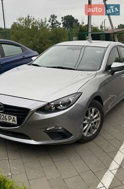Седан Mazda 3 2016 в 