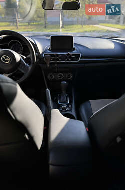 Седан Mazda 3 2016 в 
