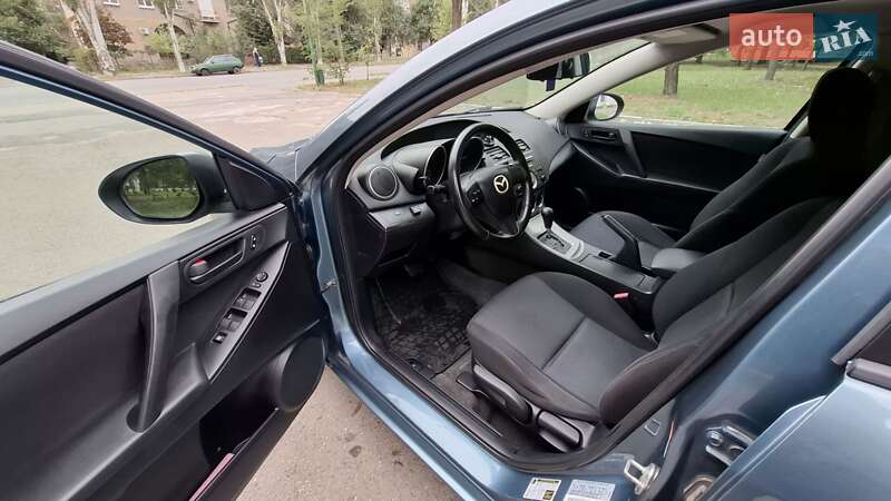 Седан Mazda 3 2010 в Запорожье