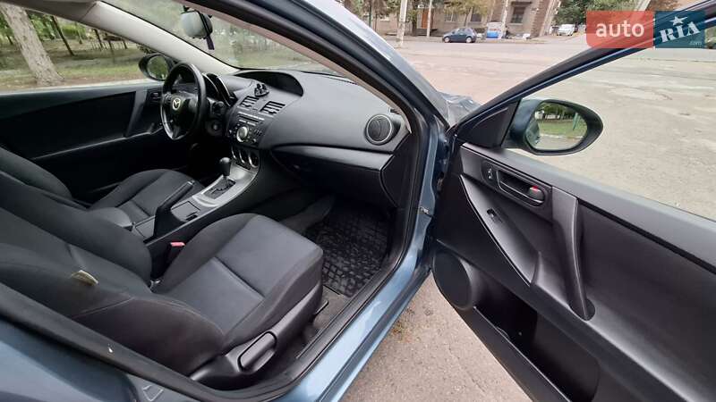 Седан Mazda 3 2010 в Запорожье