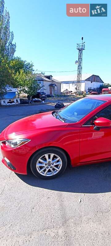 Седан Mazda 3 2015 в Южноукраинске