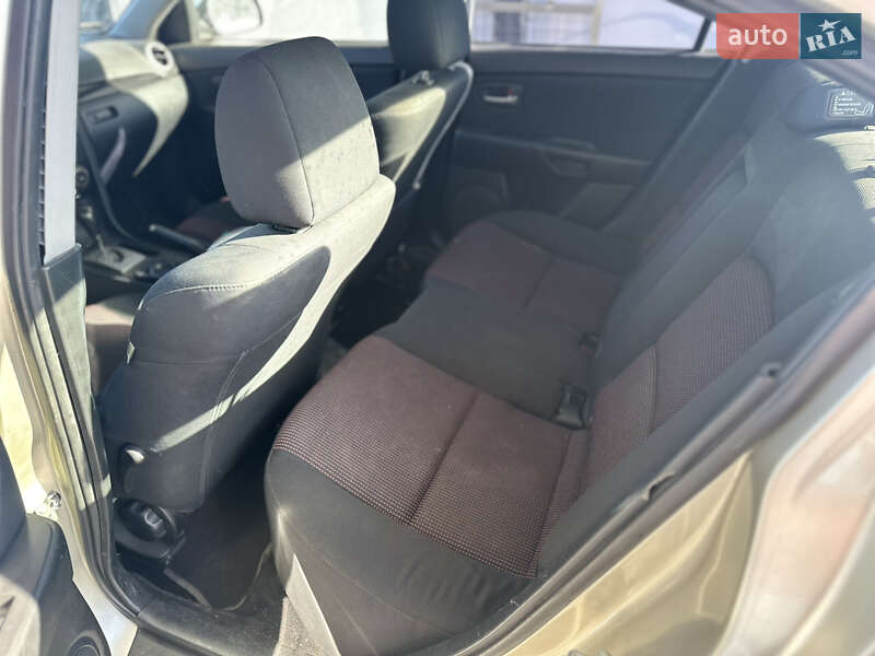 Седан Mazda 3 2005 в Киеве