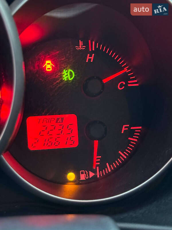 Хэтчбек Mazda 3 2004 в Шаргороде