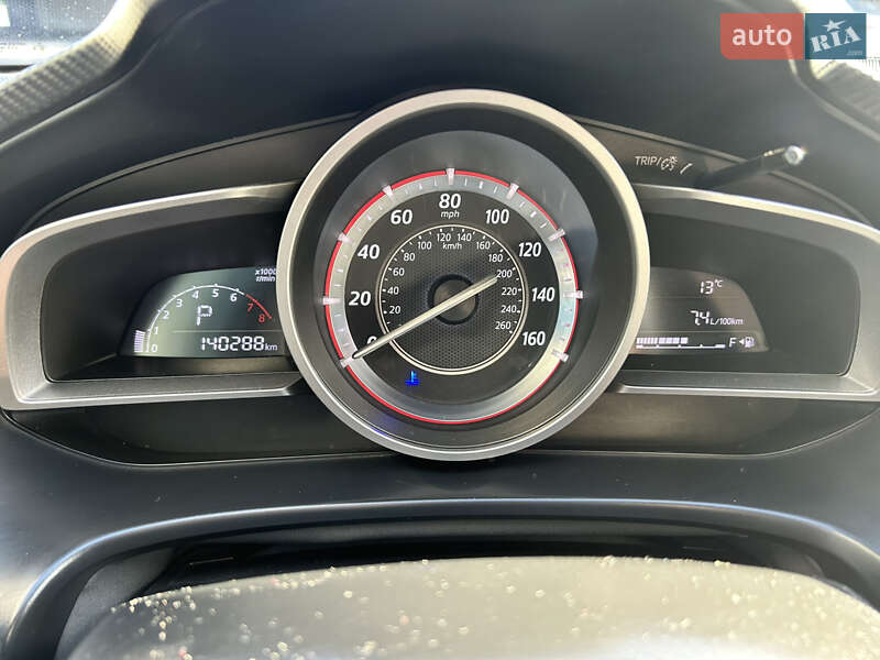 Седан Mazda 3 2014 в Днепре