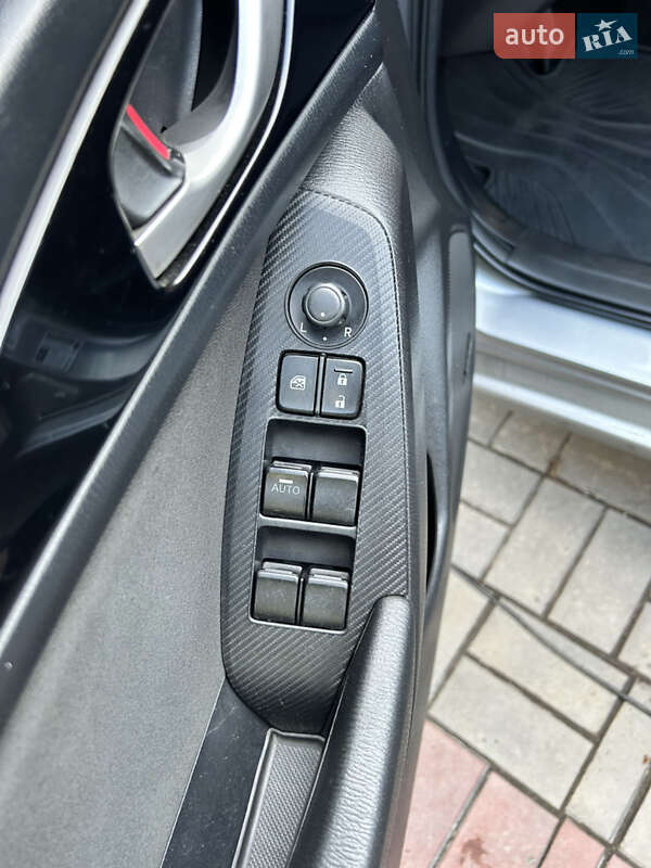 Седан Mazda 3 2014 в Днепре