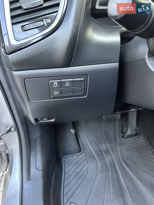 Седан Mazda 3 2014 в Днепре