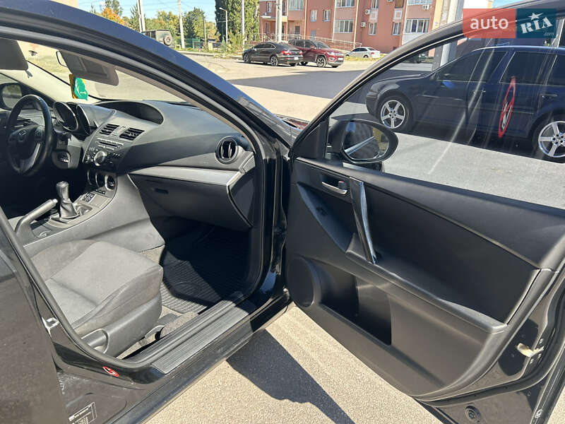 Седан Mazda 3 2011 в Харькове