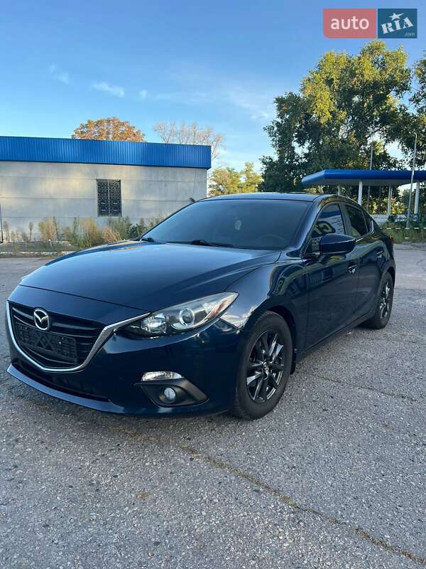 Седан Mazda 3 2015 в Кременчуге