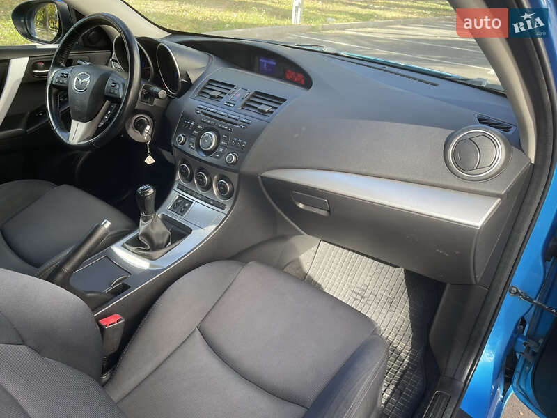 Хетчбек Mazda 3 2009 в Києві фото 32 Хетчбек Mazda 3 2009 в Києві