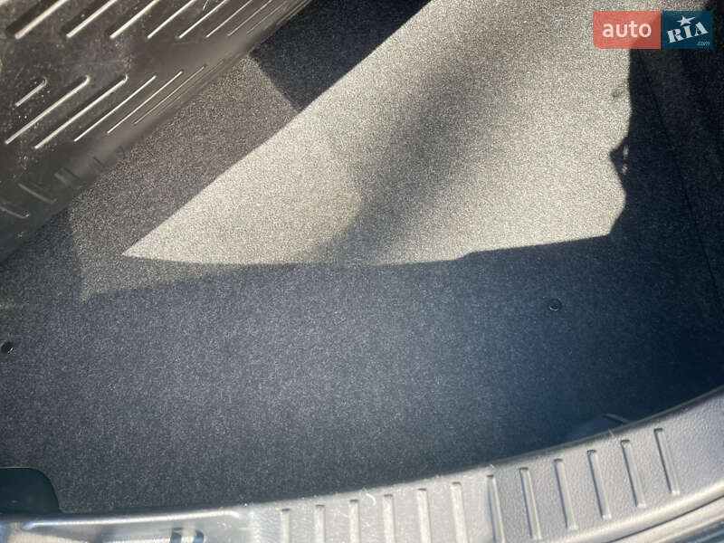 Хетчбек Mazda 3 2009 в Києві фото 39 Хетчбек Mazda 3 2009 в Києві