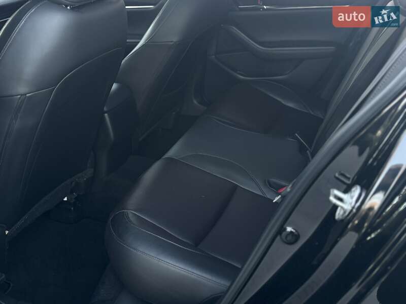 Седан Mazda 3 2019 в Киеве
