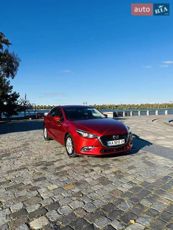 Седан Mazda 3 2016 в Киеве