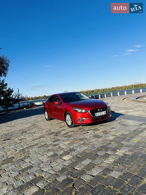 Седан Mazda 3 2016 в Киеве