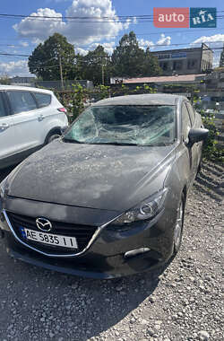 Седан Mazda 3 2013 в Днепре