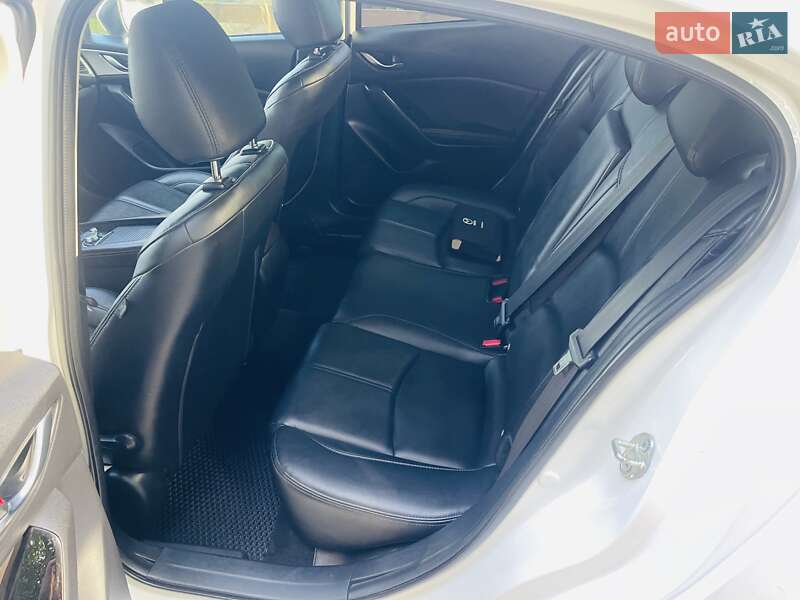 Седан Mazda 3 2017 в Киеве