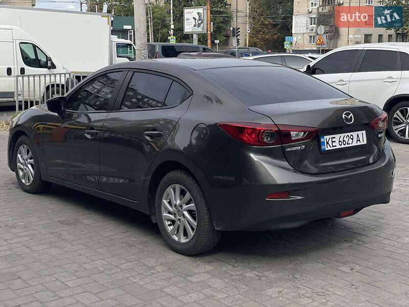 Седан Mazda 3 2013 в Днепре