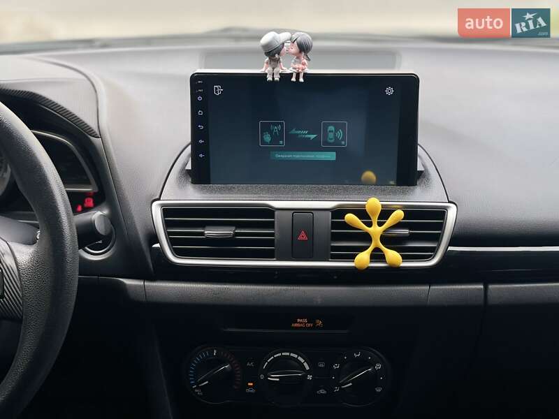 Седан Mazda 3 2013 в Днепре
