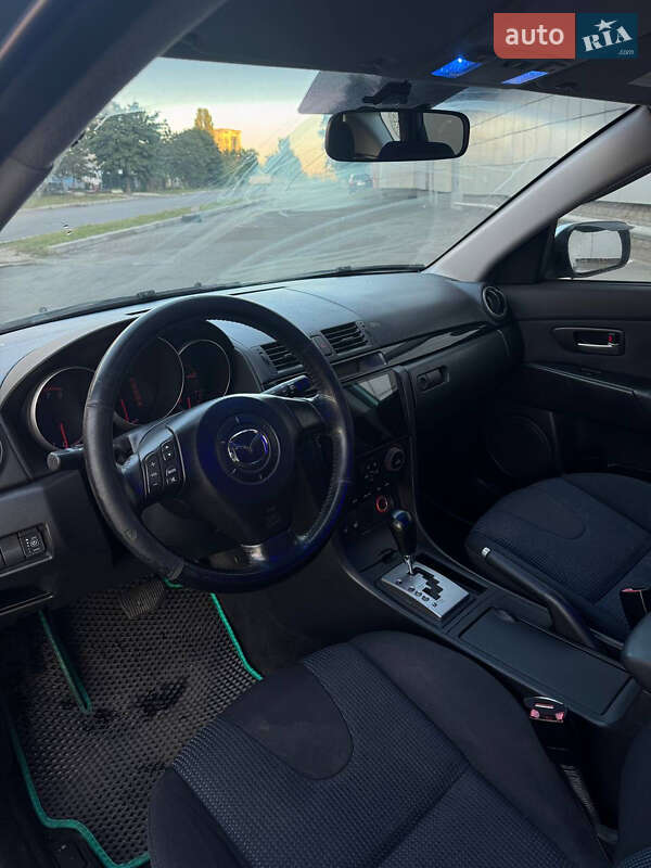 Хэтчбек Mazda 3 2004 в Киеве
