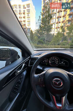 Хэтчбек Mazda 3 2015 в 