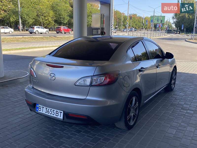 Седан Mazda 3 2010 в Николаеве