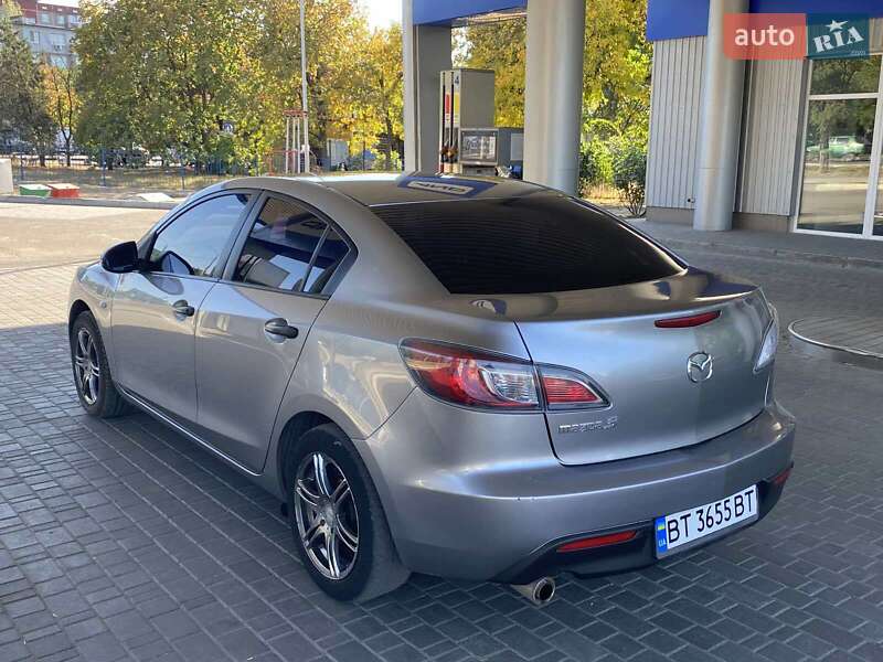 Седан Mazda 3 2010 в Николаеве