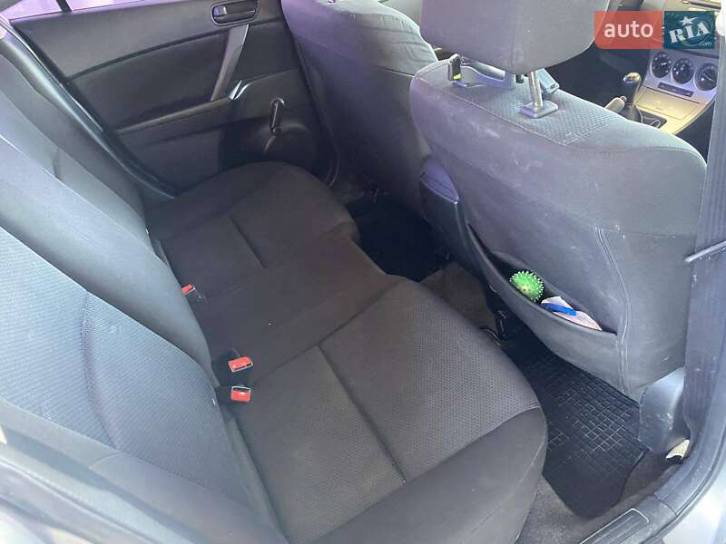 Седан Mazda 3 2010 в Николаеве