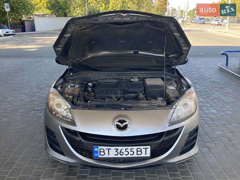 Седан Mazda 3 2010 в Николаеве