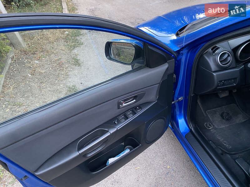 Седан Mazda 3 2005 в Кропивницком